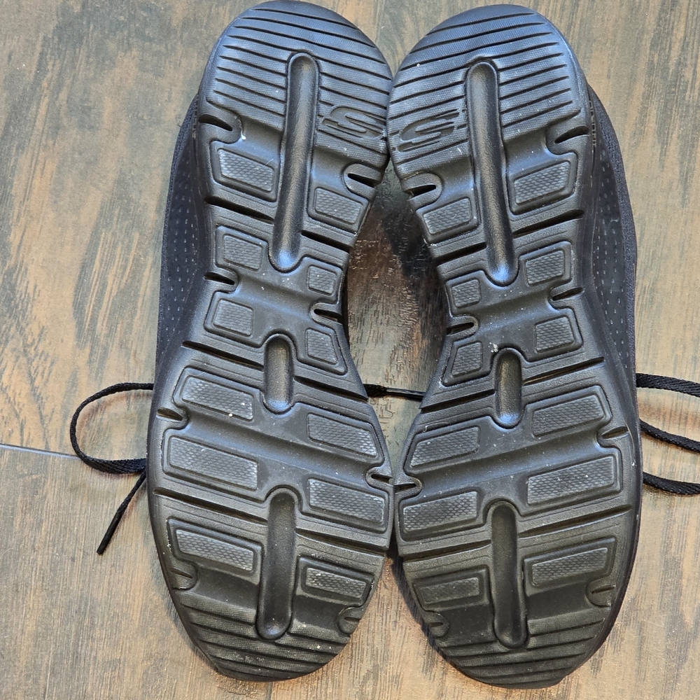 Skechers Black Arch Fit Sneakers - Picture 9 of 9